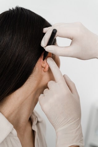 quien hace una cirugia estetica para las orejas madrid