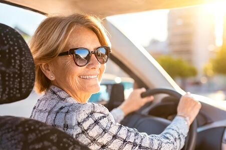 cuanto son las tasas DGT del carnet conducir mayores 70 años